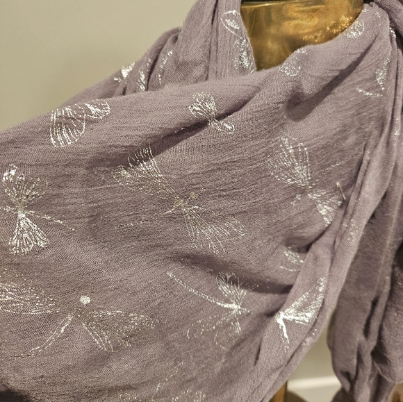 4 Beautiful scarves - Picture 8 of 15